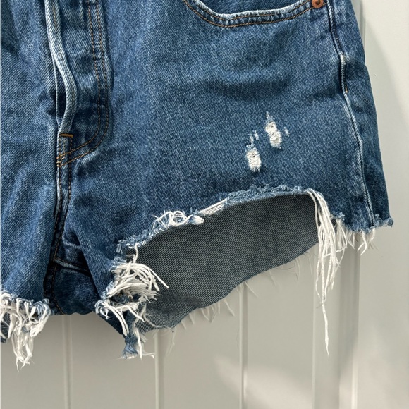 Vintage 501 Levi Shorts - Picture 2 of 8